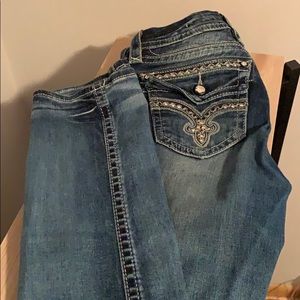 Rock Revival Flo- 28x32